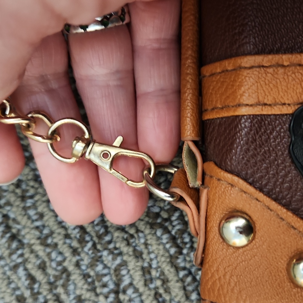 Harry Potter Hogwarts Trunk Crossbody/ Clutch - Picture 13 of 14